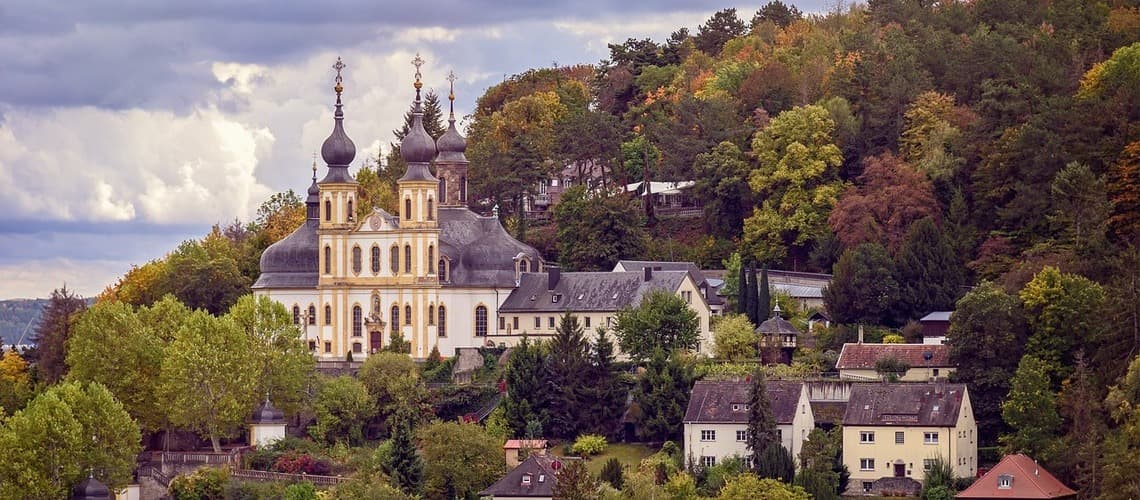 Märchenhafte Wallfahrtskirche Käppele in Würzburg