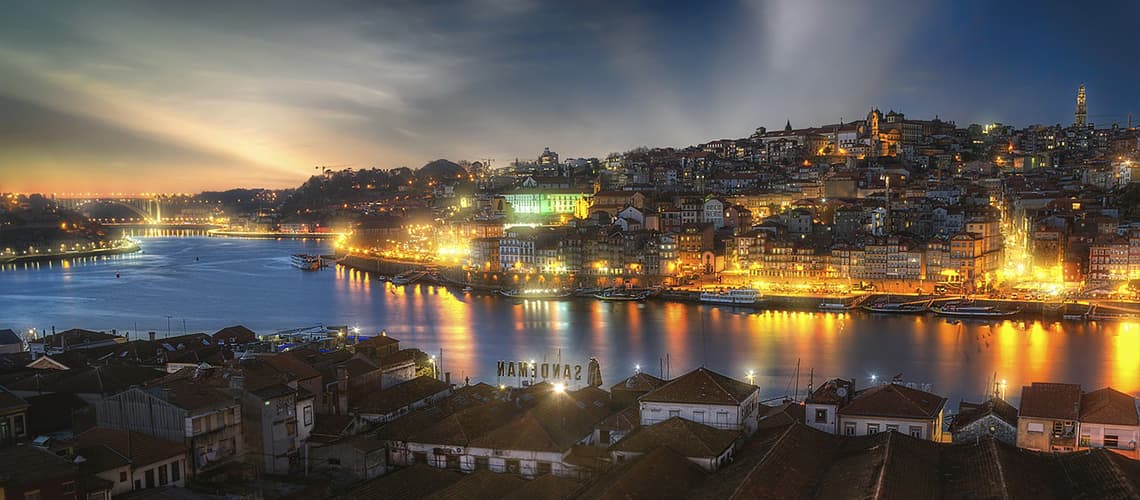 Porto bei Nacht