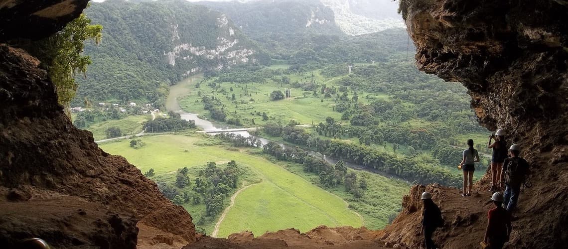 Höhlenwanderung mit atemberaubendem Ausblick