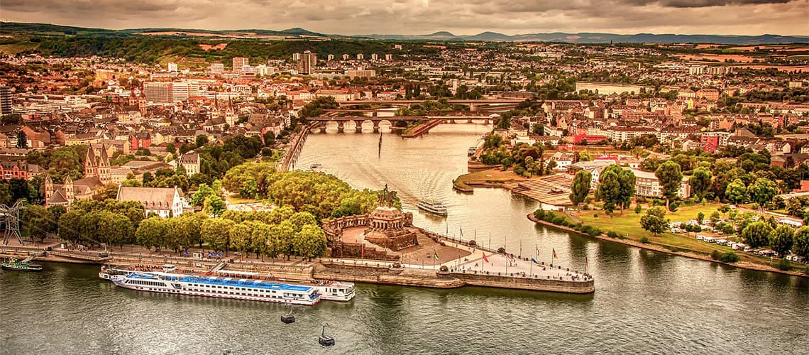 Ausblick von der Festung Ehrenbreitstein auf das Deutsche Eck in Koblenz